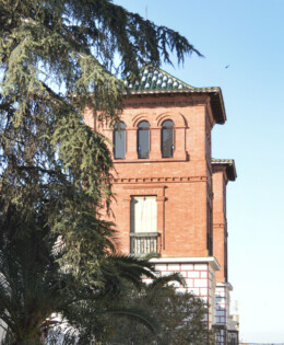 Edificio de Los Torreones