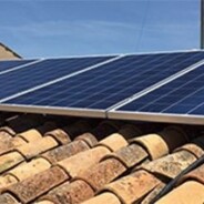 El Ayuntamiento instala placas solares en todos los edificios públicos del municipio